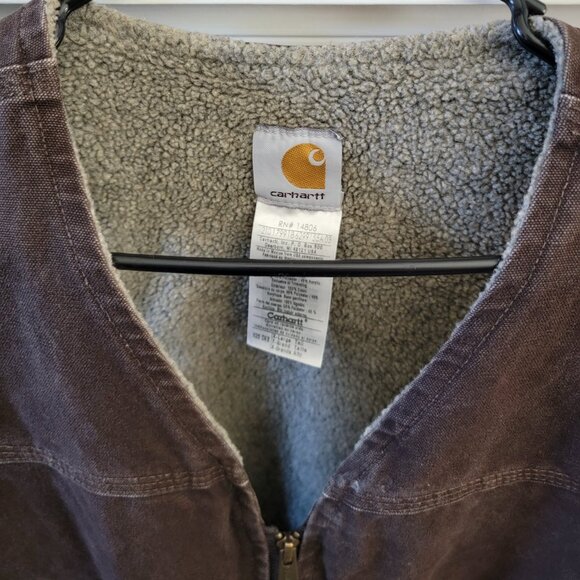 Carhartt Men's dark brown vest. - Picture 3 of 7